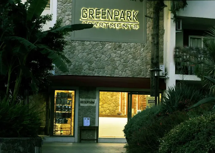 Apartmanhotel Greenpark 3*