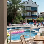 Ξενοδοχείο με διαμερίσματα Greenpark 3*