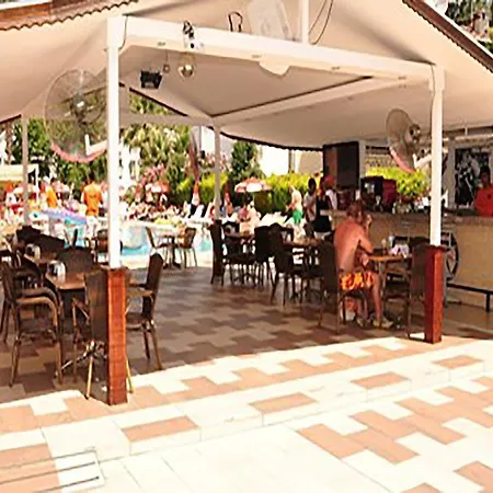 Greenpark Aparthotel 3*